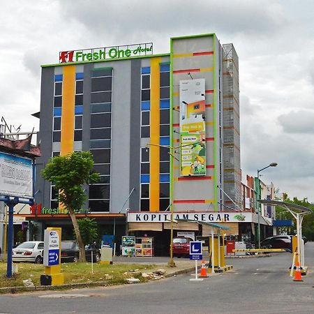 鲜一酒店 Batam 外观 照片